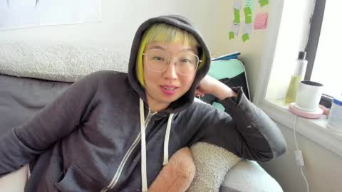 LuxGray online show from April 2026 07:58:01 PM