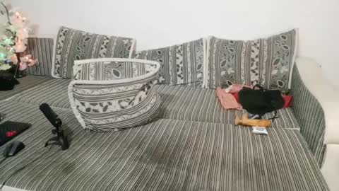 Snapshot of luxmelys chatting on January 2025 12:12:01 AM LuxMelys online show from January 2025 12:12:01 AM