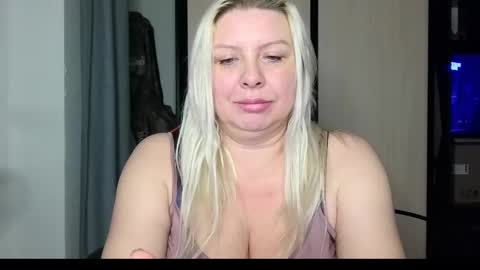 Luxury White online show from January 2025 08:07:01 PM