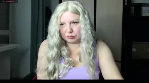 Luxury White online show from March 2025 05:29:02 PM