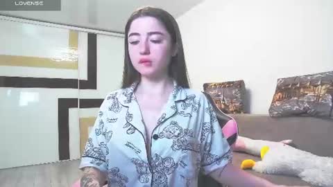 Snapshot of luxuryalma18 chatting on June 2026 06:43:01 PM Alma online show from June 2026 06:43:01 PM
