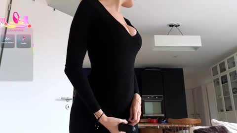 Luxymin online show from March 2025 01:23:02 PM