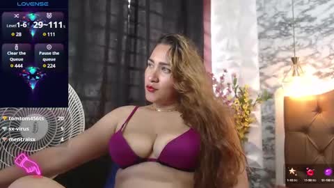 lucy online show from February 2025 09:50:02 PM