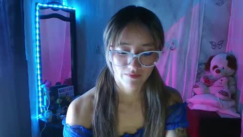Call me Lia  online show from October 2025 09:45:01 PM