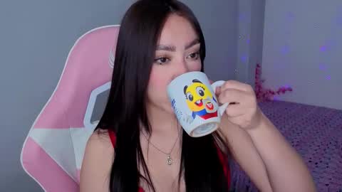 Snapshot of lya_levine chatting on November 2025 04:17:02 PM Lya online show from November 2025 04:17:02 PM