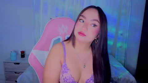 lyavalmont online show from May 2026 10:49:02 PM
