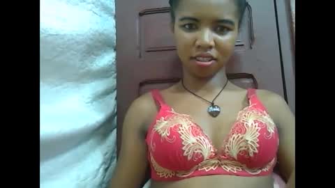 Snapshot of lydialarin chatting on February 2025 07:04:02 AM Lydiah online show from February 2025 07:04:02 AM