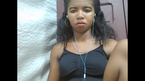 Snapshot of lydialarin chatting on February 2025 09:04:02 PM Lydiah online show from February 2025 09:04:02 PM