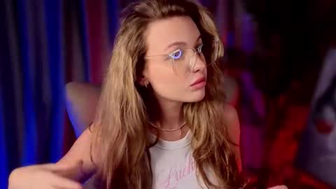 Snapshot of lykava chatting on September 2025 01:56:01 PM simply Eliza online show from September 2025 01:56:01 PM