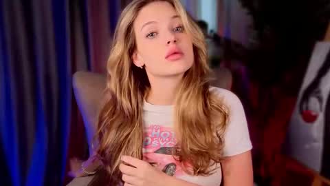 Snapshot of lykava chatting on September 2025 10:08:02 AM simply Eliza online show from September 2025 10:08:02 AM