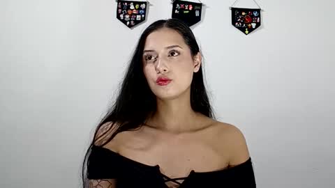 Snapshot of lyla205 chatting on October 2025 03:48:02 AM lyla online show from October 2025 03:48:02 AM