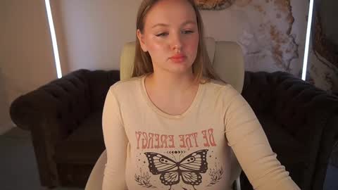 Snapshot of lylanimfa chatting on December 2024 11:11:02 AM lylanimfa online show from December 2024 11:11:02 AM