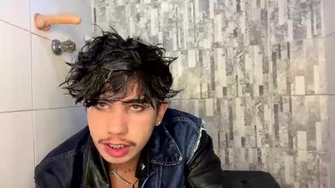 Lyle Bennett Freelance Model online show from September 2025 03:30:02 AM