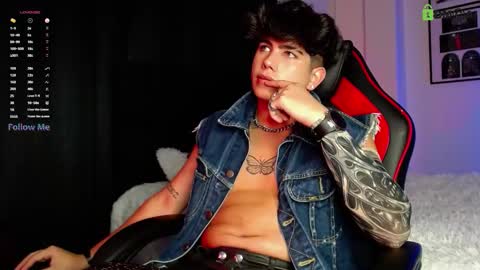 Lyle Bennett Freelance Model online show from December 2025 10:53:01 AM