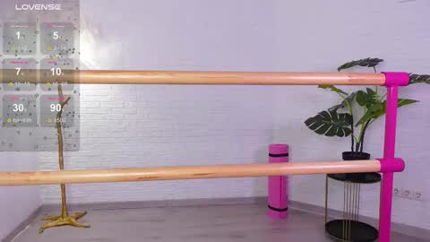 Snapshot of lyly_loveyou chatting on October 2025 05:35:02 AM Lyly online show from October 2025 05:35:02 AM