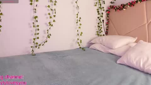 Snapshot of lyly_loveyou chatting on October 2025 05:49:02 AM Lyly online show from October 2025 05:49:02 AM