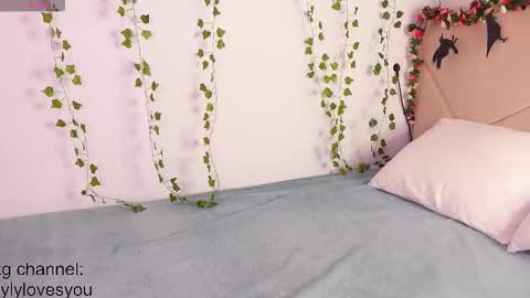 Snapshot of lyly_loveyou chatting on October 2025 05:41:02 AM Lyly online show from October 2025 05:41:02 AM