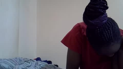 lyn_anna online show from September 2025 11:56:01 AM