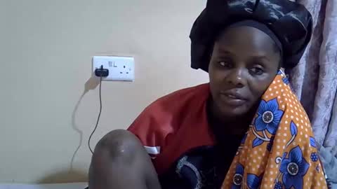 lyn_anna online show from October 2025 07:37:01 PM