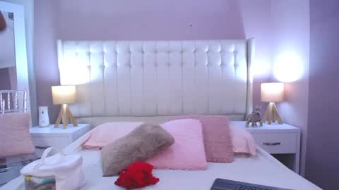 Lyn online show from February 2025 11:20:02 AM