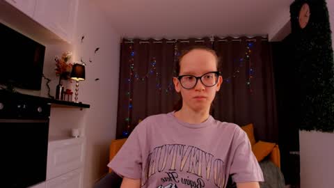 Sara online show from February 2025 10:43:02 PM