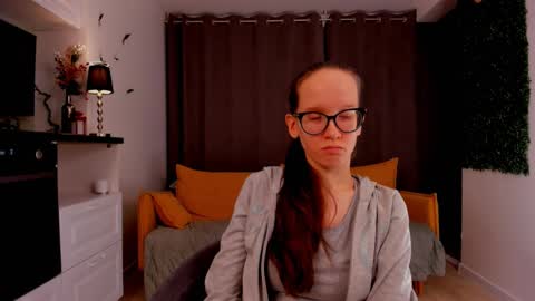 Sara online show from February 2025 07:53:01 PM