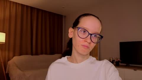 Sara online show from April 2026 04:04:02 PM