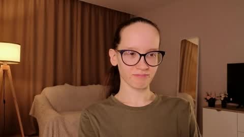 Sara online show from April 2026 09:39:33 PM