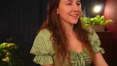 Snapshot of lynn_feline chatting on October 2025 07:23:01 AM Lynn online show from October 2025 07:23:01 AM