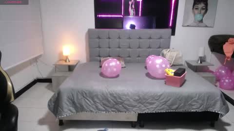 lynn_turner_ online show from April 2026 12:15:02 PM