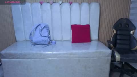 lynn_turner_ online show from July 2026 12:36:02 PM