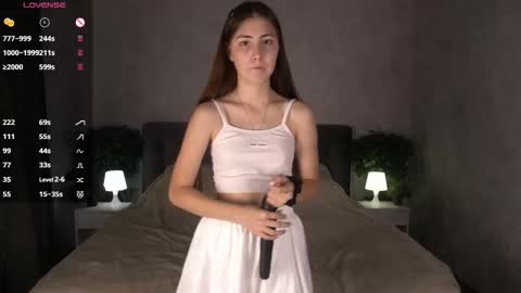 Ellie online show from September 2025 04:39:01 PM