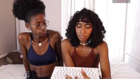 Lynx and Sun  online show from September 2025 09:14:01 PM