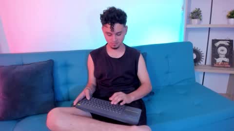 Andrew online show from September 2025 03:23:02 PM