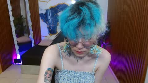 lyra_tay online show from April 2026 07:06:01 PM