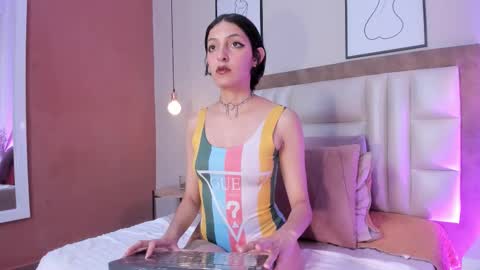 Lyravendrell online show from January 2026 12:43:01 PM