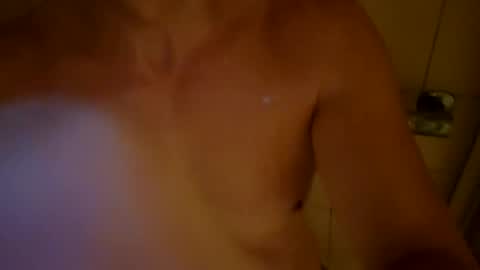 Snapshot of m1guele chatting on October 2025 10:15:01 PM Fucklover online show from October 2025 10:15:01 PM