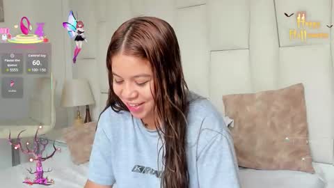 Snapshot of m1lk_choc chatting on November 2025 03:36:02 PM Mila online show from November 2025 03:36:02 PM