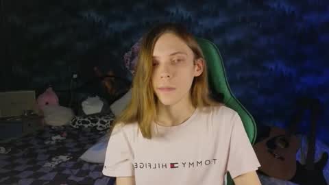 Snapshot of m1shq chatting on October 2025 09:32:02 PM m1shq online show from October 2025 09:32:02 PM