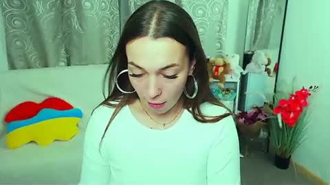 Snapshot of m_vikki chatting on June 2026 09:45:02 AM Vikki online show from June 2026 09:45:02 AM