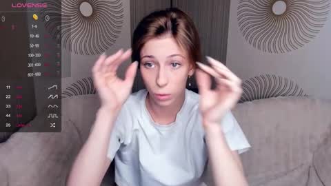 Snapshot of maay_flowers chatting on September 2025 09:38:02 PM Eva online show from September 2025 09:38:02 PM