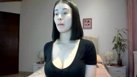 Macarena online show from September 2025 03:19:02 AM