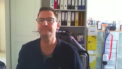 macfly67 online show from April 2026 01:36:02 PM