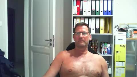 Snapshot of macfly67 chatting on May 2026 08:15:02 PM macfly67 online show from May 2026 08:15:02 PM