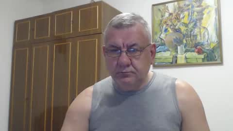 Macho online show from October 2025 08:19:01 PM