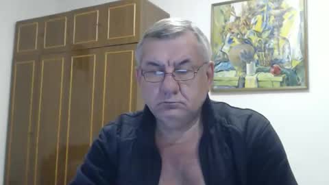 Macho online show from November 2025 05:37:01 PM