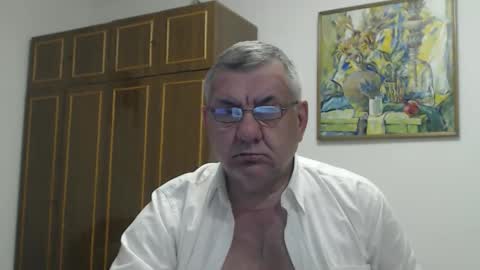 Macho online show from December 2025 03:19:01 PM