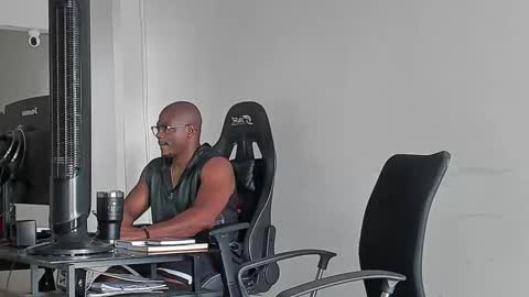 MACKBIG DICK im a damn dominant I like ATMs INSTAGRAM Edwinaragonc online show from September 2025 07:08:02 PM