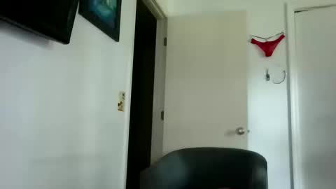 Snapshot of mackdocc001 chatting on October 2025 01:56:02 PM mackdocc001 online show from October 2025 01:56:02 PM