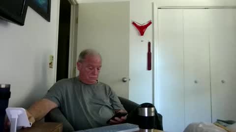 mackdocc001 online show from April 2026 06:01:02 PM